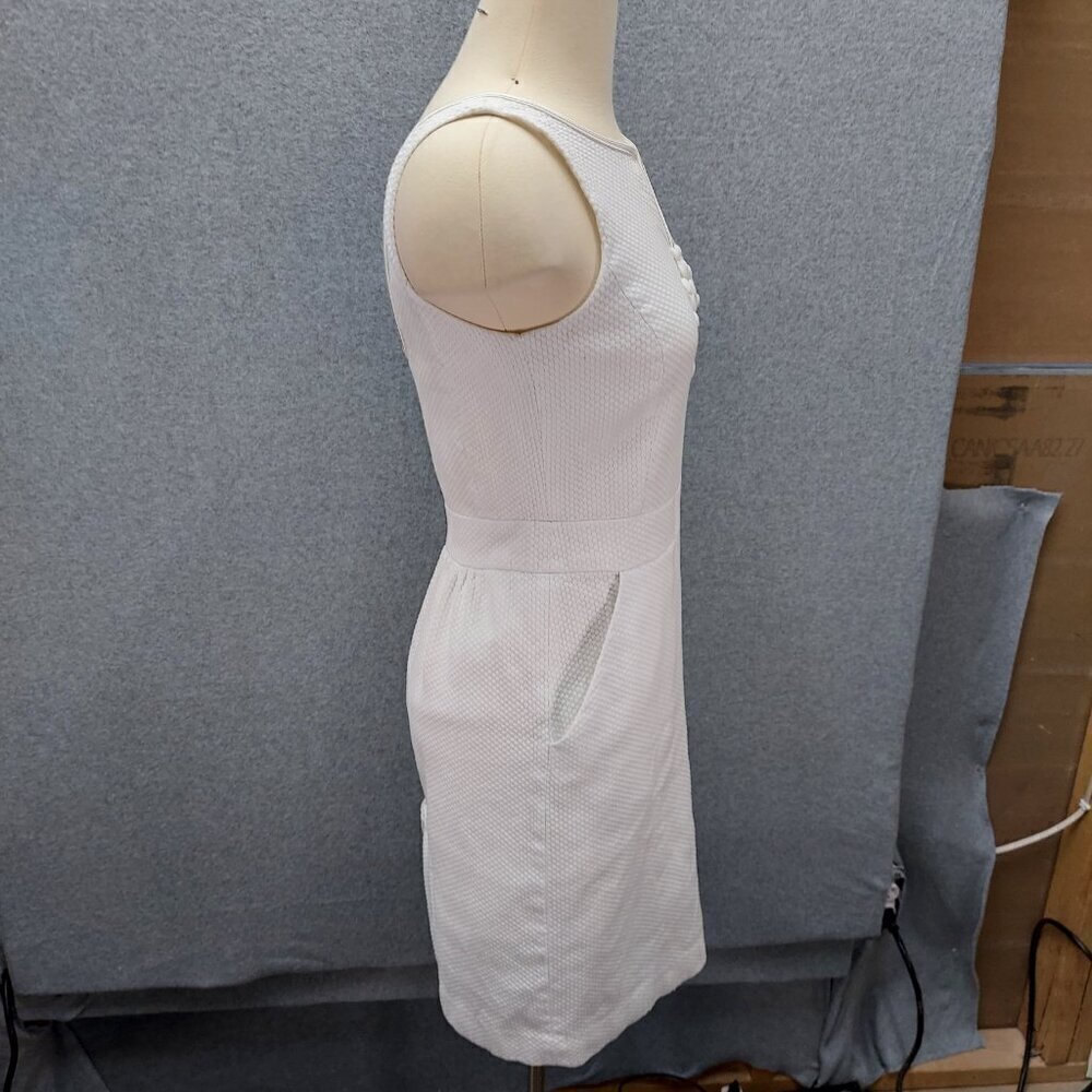 C. Wonder Dress Womens SZ 4 White Sleeveless Quilted Pockets Faux Necklace - Picture 4 of 7